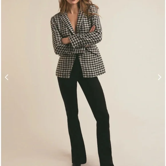 Favorite Daughter Black and White Houndstooth Blazer - Picture 4 of 4